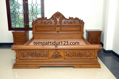 Tempat Tidur Ukir Model Peluru