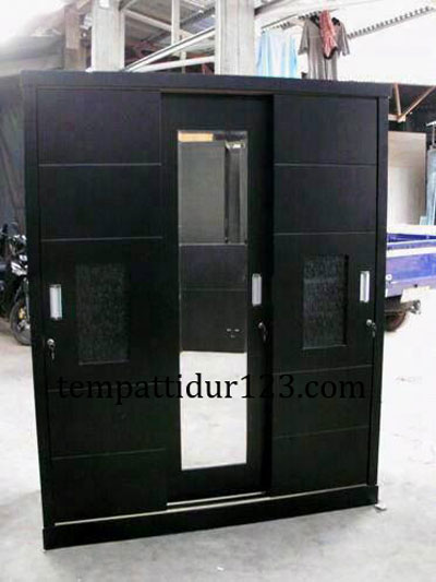 Lemari Minimalis Kaca 3 Pintu Pesanan Ny. Helmy Surabaya